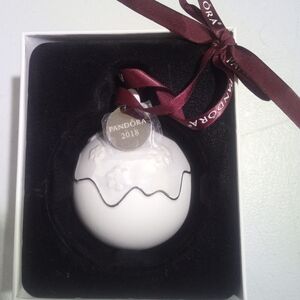 Pandora Icy Snowflake❄Limited Edition 2018 Porcelain Bauble Christmas Ornament